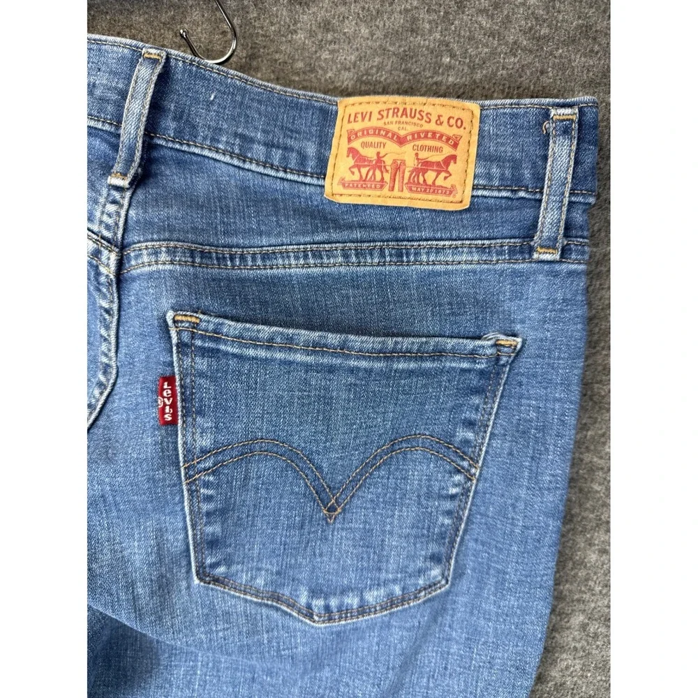 Levi's‎ Classic Straight Jeans Women 27 Blue Stretch Medium Wash Travel Work EUC